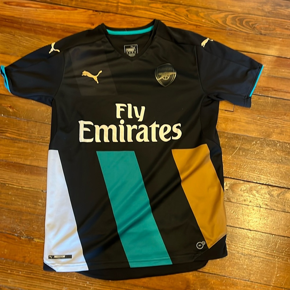 Arsenal 3rd jersey 2015-16 season